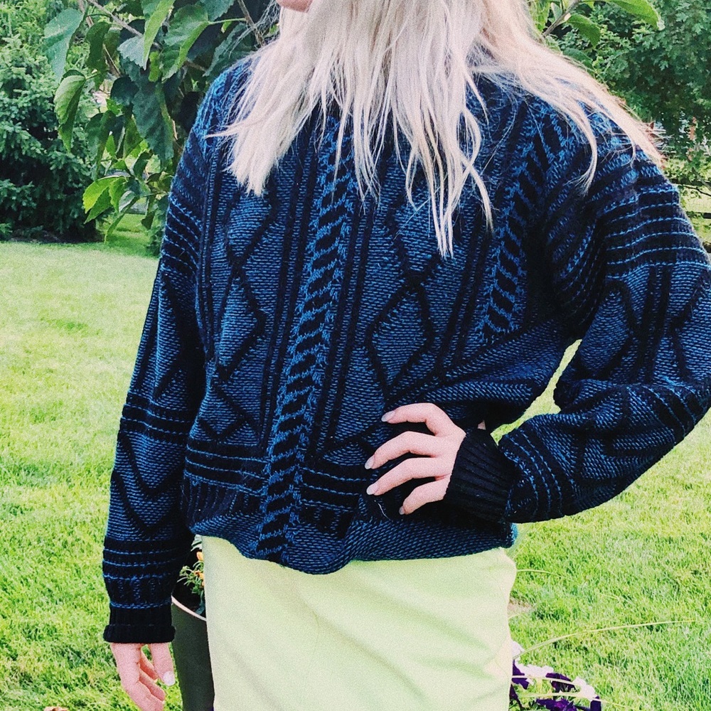 vintage looking 80s sweater